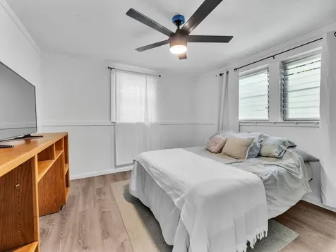 529-A Wainaku Street Hilo HI 96720