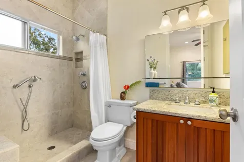 28-256 Akaka Falls Road Pepeekeo HI 96728