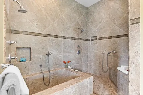 28-256 Akaka Falls Road Pepeekeo HI 96728