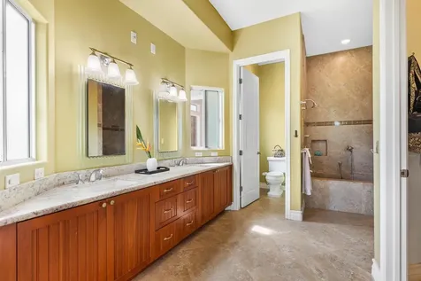 28-256 Akaka Falls Road Pepeekeo HI 96728