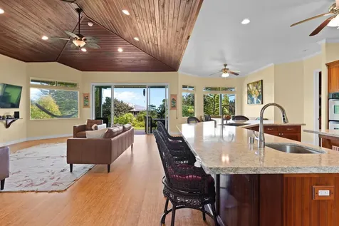 28-256 Akaka Falls Road Pepeekeo HI 96728