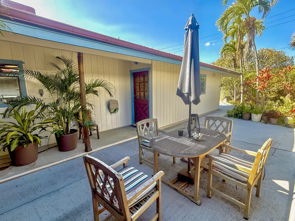 94-1726 Wakea Avenue Naalehu HI 96772