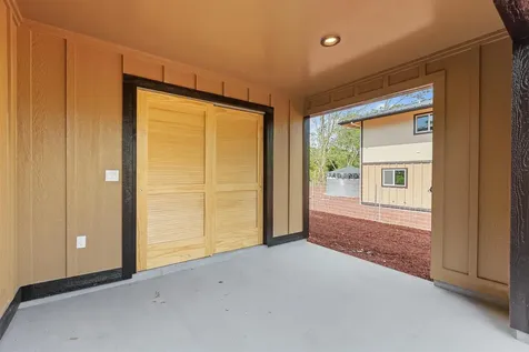 16-1956 King Kamehameha Boulevard Kurtistown HI 96760