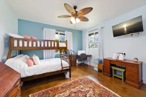 15-2000 5th Avenue Keaau HI 96749