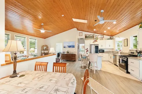 16-1594 39th Avenue Kurtistown HI 96760