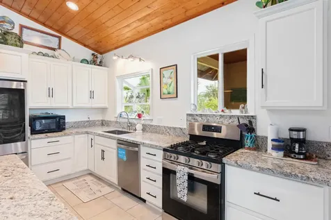 16-1594 39th Avenue Kurtistown HI 96760