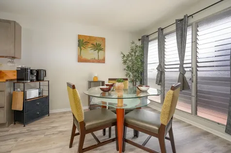 33 Hualalai Street Hilo HI 96720