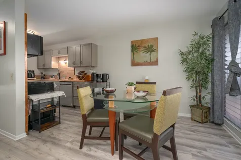 33 Hualalai Street Hilo HI 96720