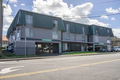 33 Hualalai Street Hilo HI 96720