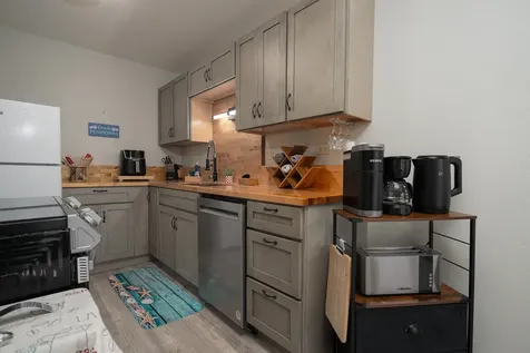 33 Hualalai Street Hilo HI 96720