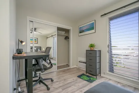 33 Hualalai Street Hilo HI 96720