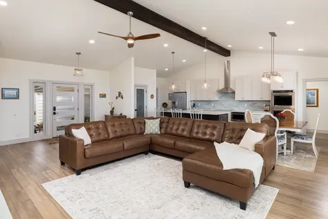 59-1136 Kalama Way Kamuela HI 96743