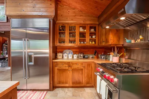 64-5097 White Road Kamuela HI 96743