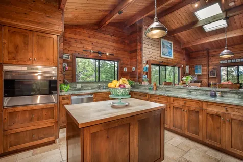 64-5097 White Road Kamuela HI 96743