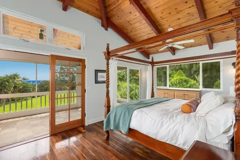 29-2115 Old Mamalahoa Highway Hakalau HI 96710