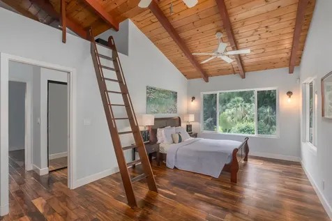 29-2115 Old Mamalahoa Highway Hakalau HI 96710