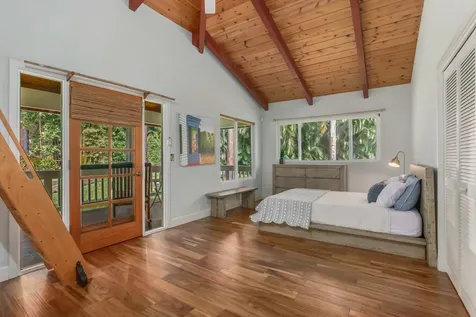 29-2115 Old Mamalahoa Highway Hakalau HI 96710