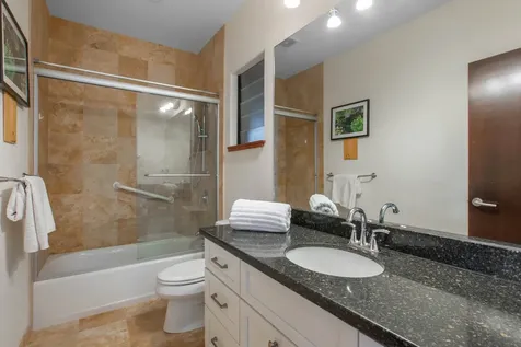 29-2115 Old Mamalahoa Highway Hakalau HI 96710