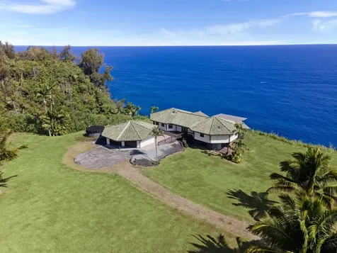 31-590 Hawaii Belt Road Ninole HI 96773