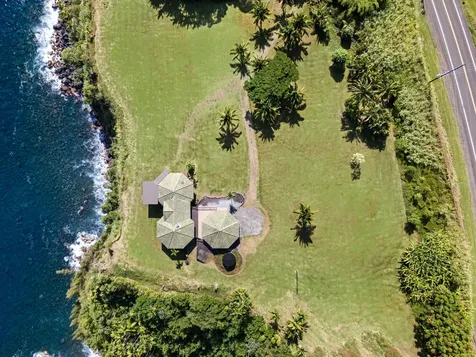 31-590 Hawaii Belt Road Ninole HI 96773