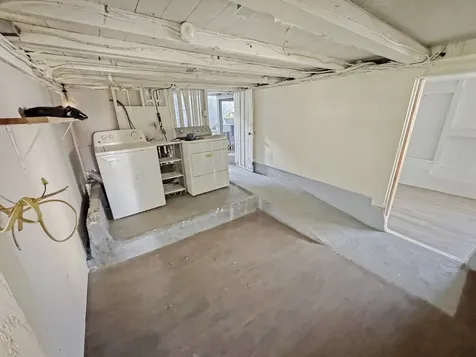 136 Mauna Loa Street Hilo HI 96720