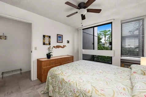 75-5669 Kuakini Highway Kailua-kona HI 96740