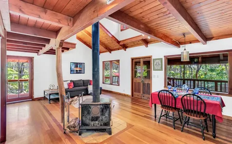 19-3976 John A. Lee Road Volcano HI 96785