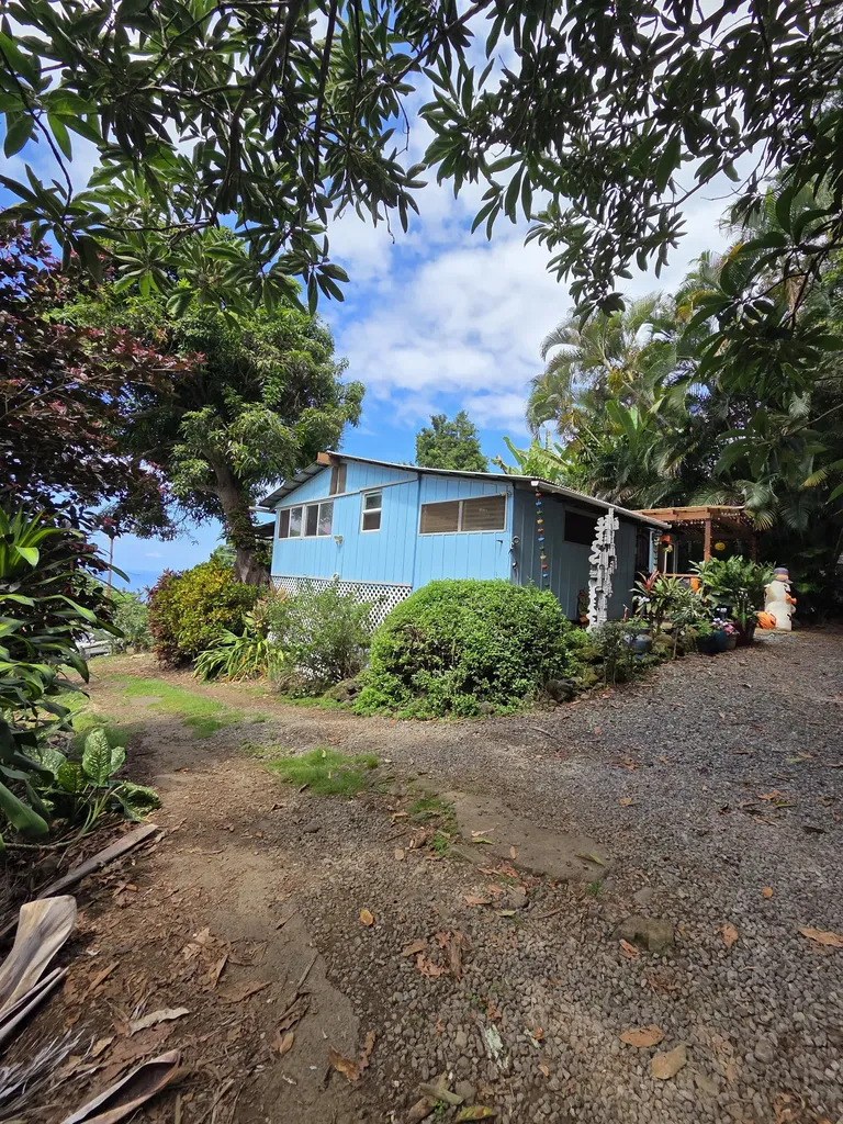 83-5782 Napoopoo Road Captain Cook HI 96704