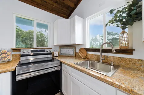 15-1707 15th Avenue Keaau HI 96749