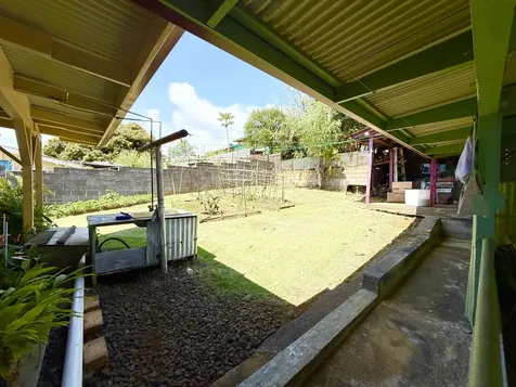 95-5576 Lokelani Street Naalehu HI 96772