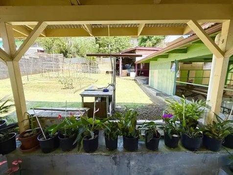 95-5576 Lokelani Street Naalehu HI 96772