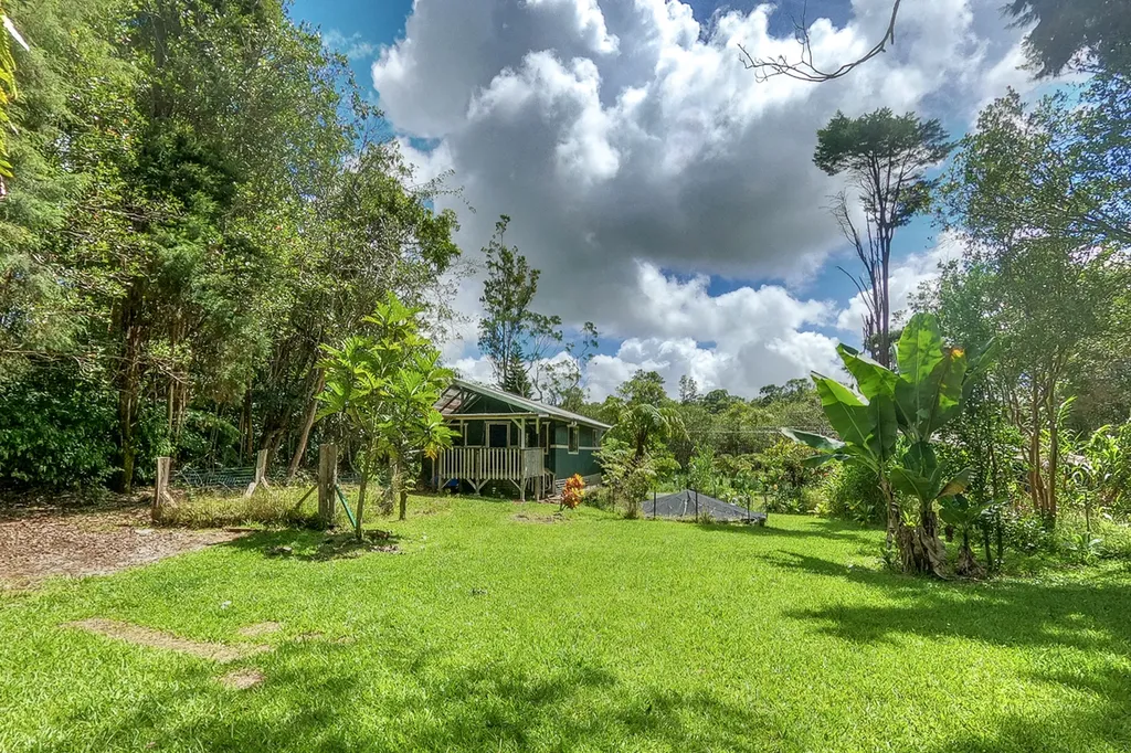 18-2054 Hapuu Nani Road Volcano HI 96785