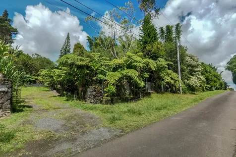 18-2054 Hapuu Nani Road Volcano HI 96785