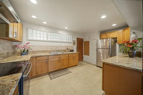 1808 Waianuenue Avenue Hilo HI 96720