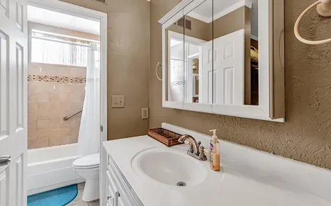 360 Kauila Street Hilo HI 96720