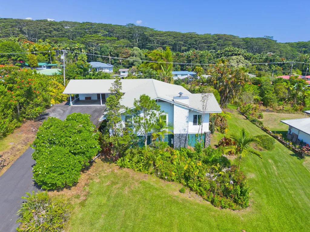 1706 Waianuenue Avenue Hilo HI 96720