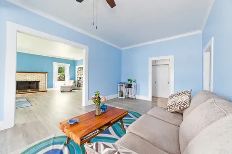 1706 Waianuenue Avenue Hilo HI 96720