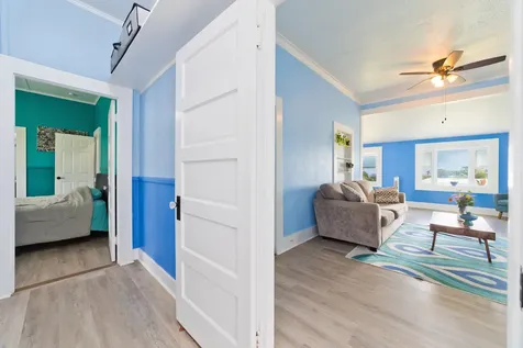 1706 Waianuenue Avenue Hilo HI 96720