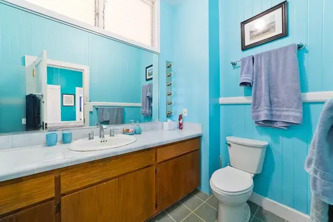 1706 Waianuenue Avenue Hilo HI 96720