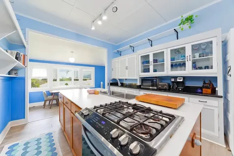 1706 Waianuenue Avenue Hilo HI 96720