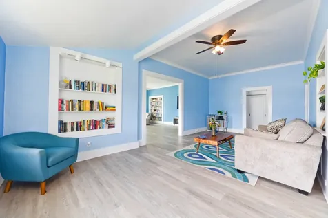 1706 Waianuenue Avenue Hilo HI 96720