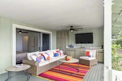 75-5256-A Mamalahoa Highway Holualoa HI 96740