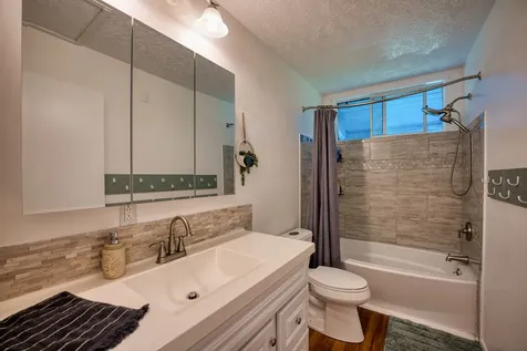 15-1768 26th Avenue Keaau HI 96749