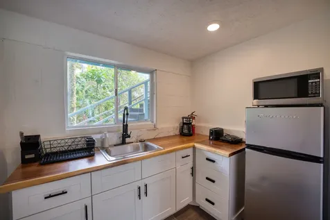 15-1768 26th Avenue Keaau HI 96749