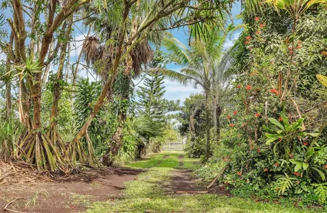 15-1746 11th Avenue Keaau HI 96749