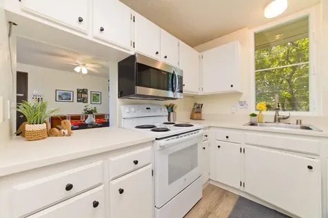 78-7030 Alii Drive Kailua-kona HI 96740