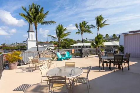 75-5719 Alii Drive Kailua-kona HI 96740