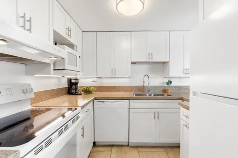 75-5719 Alii Drive Kailua-kona HI 96740