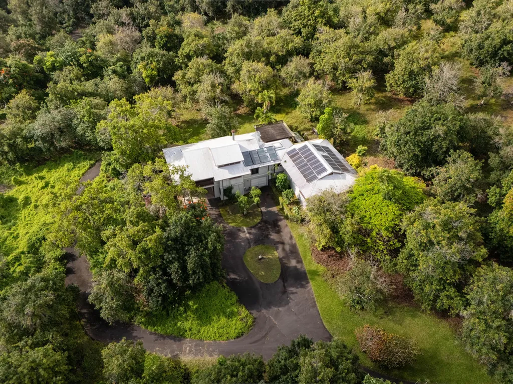 78-6686 1 Road Holualoa HI 96725