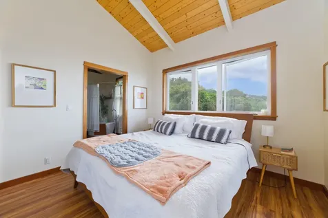 82-1085 Nanaina Lani Place Captain Cook HI 96704